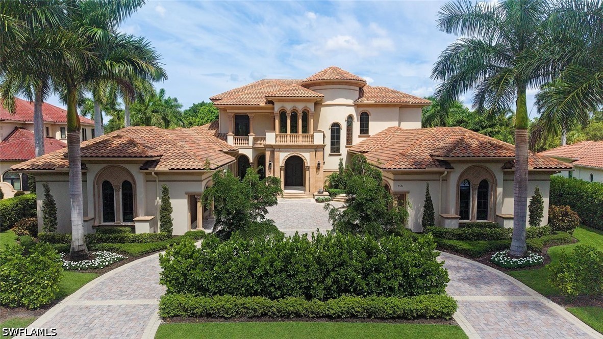 2581 ESCADA DR