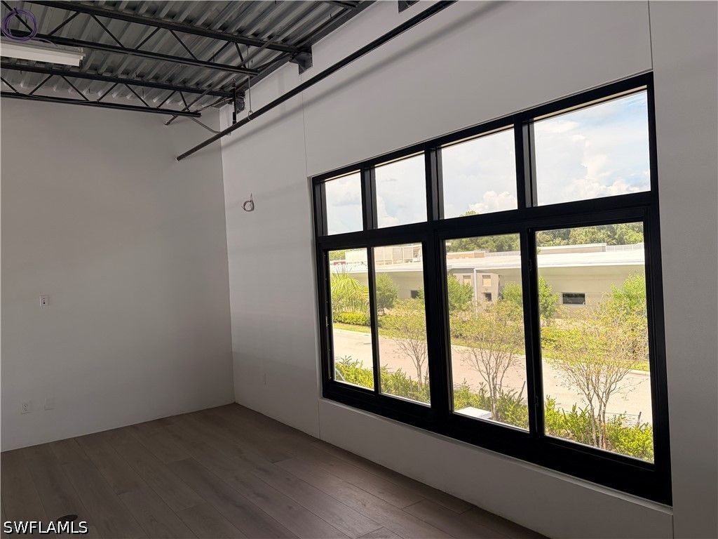 28041 Motor Ct 403 Property Photo 6