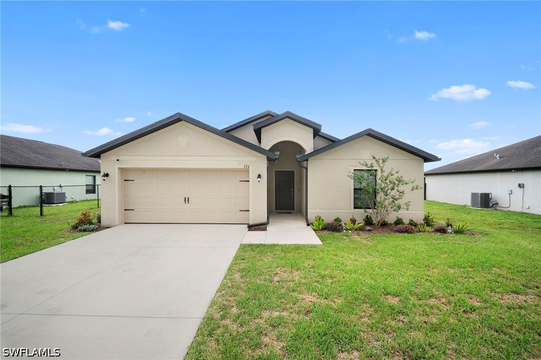 724 Evening Shade Ln Property Photo 1