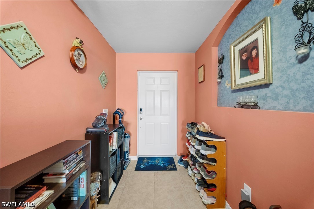 724 Evening Shade Ln Property Photo 2