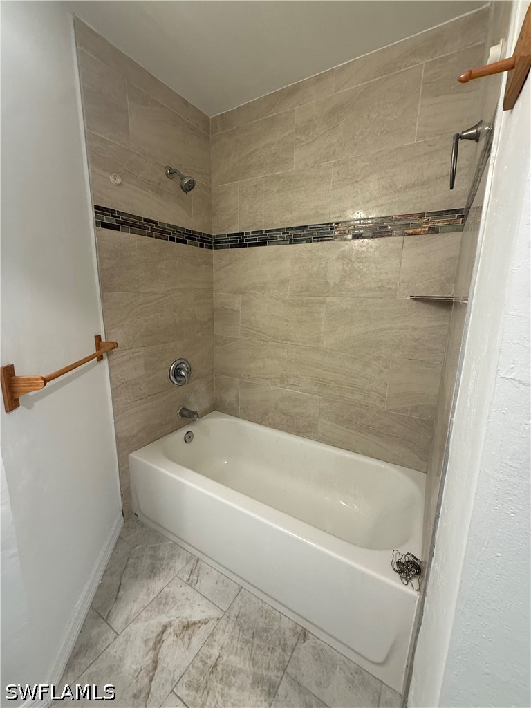 12154 Americus Ln Property Photo 9