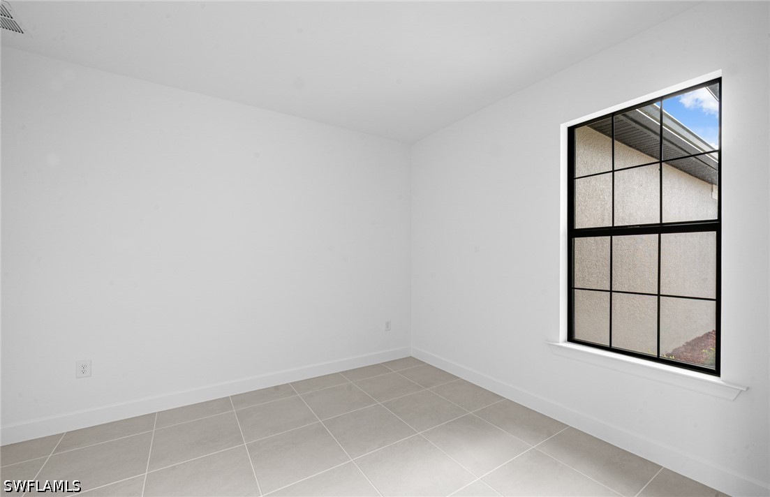 17032 Bishop Blvd Property Photo 5