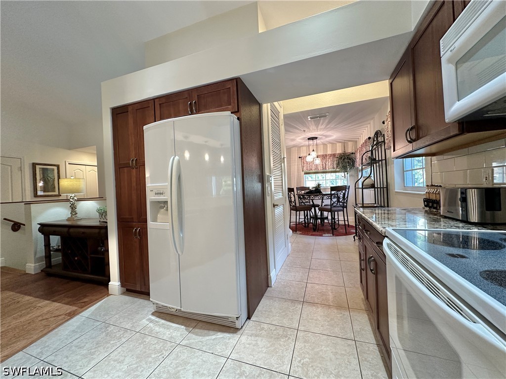 354 Dover Pl 202 Property Photo 6