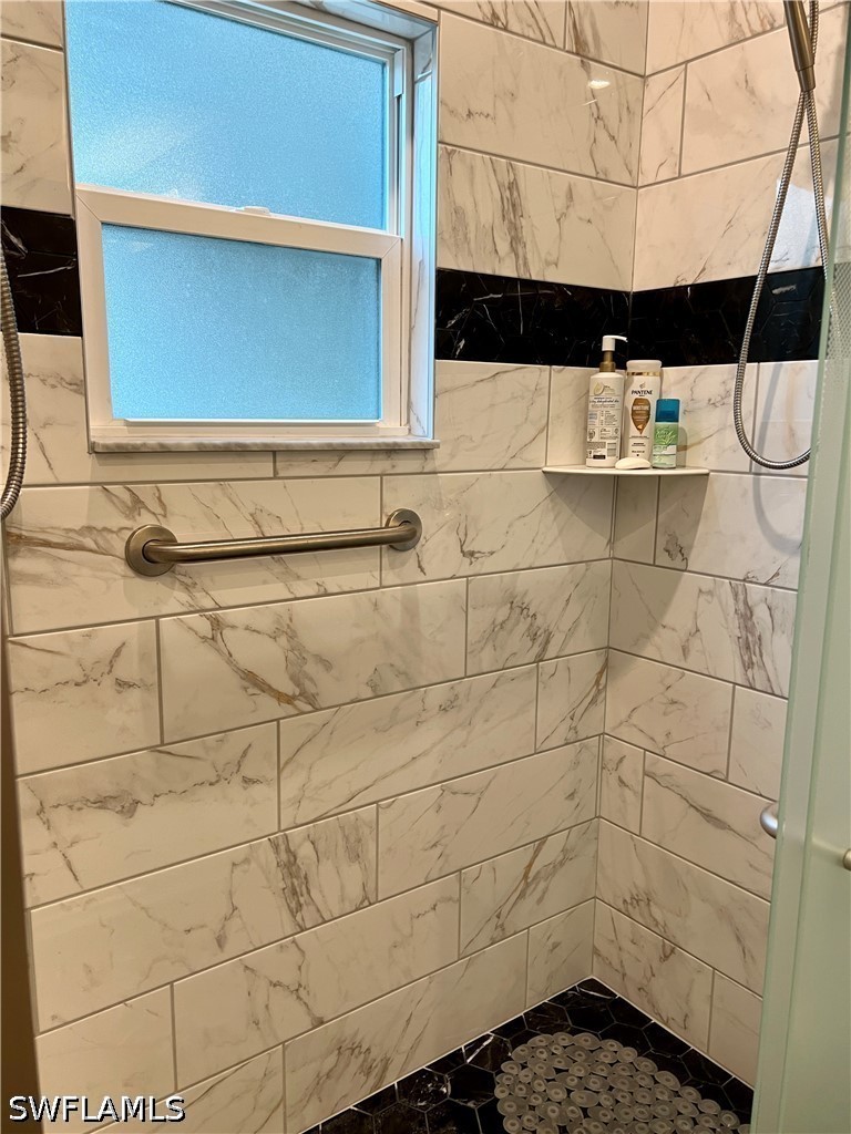 226028819 Property Photo 46