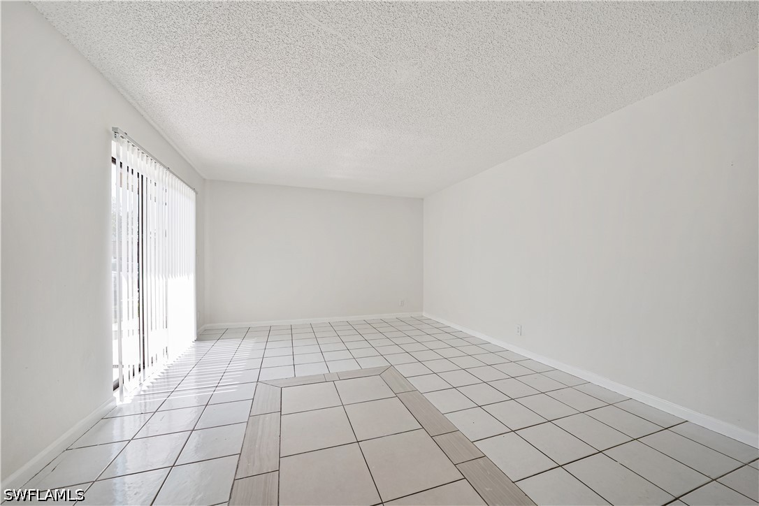 2173 White Pine Cir C Property Photo 3