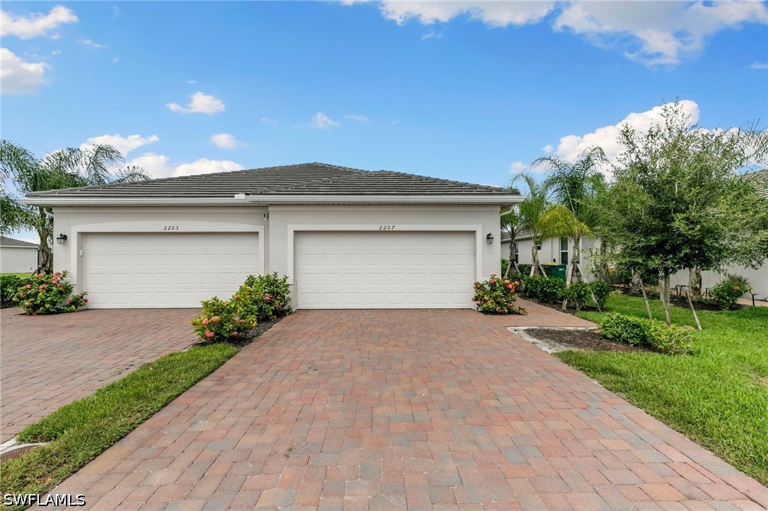 2207 Dragonfruit WAY Property Photo 1