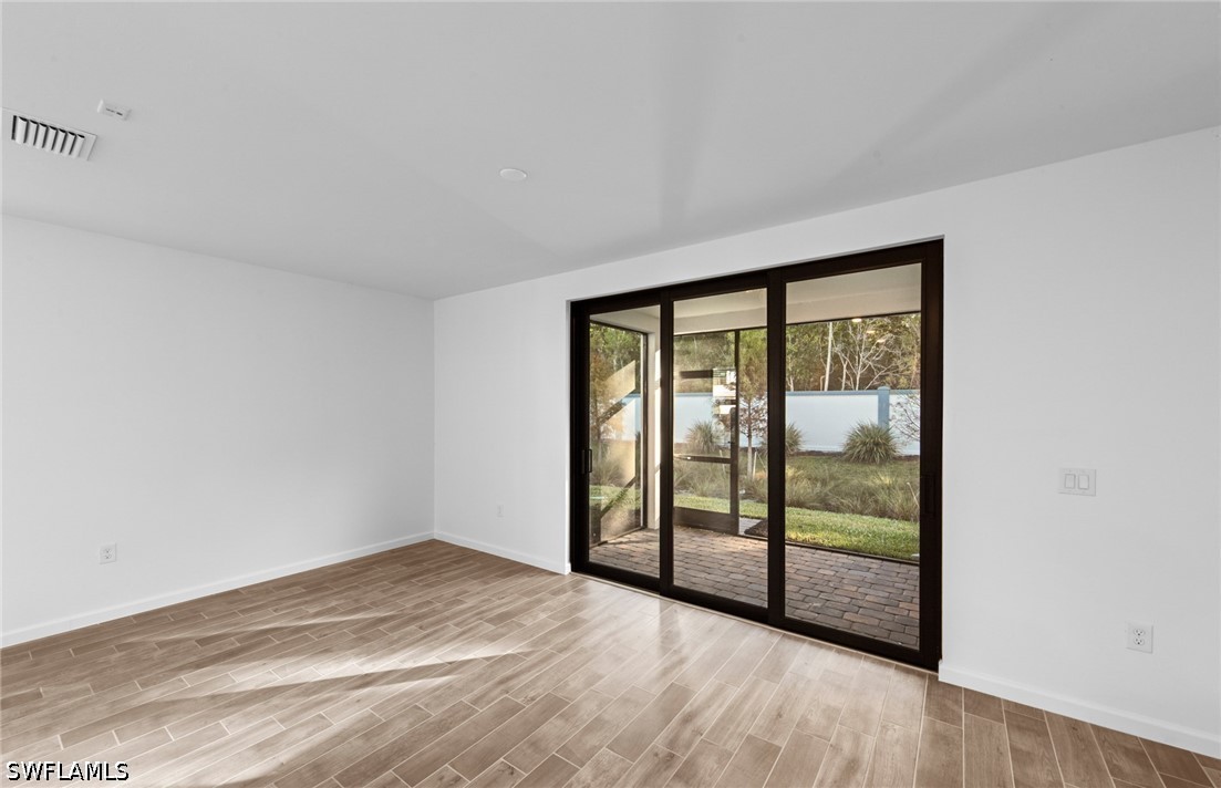 27832 Solis Grande Dr Property Photo 15