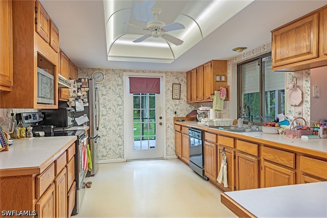 6040 Lancewood Way Property Photo 8