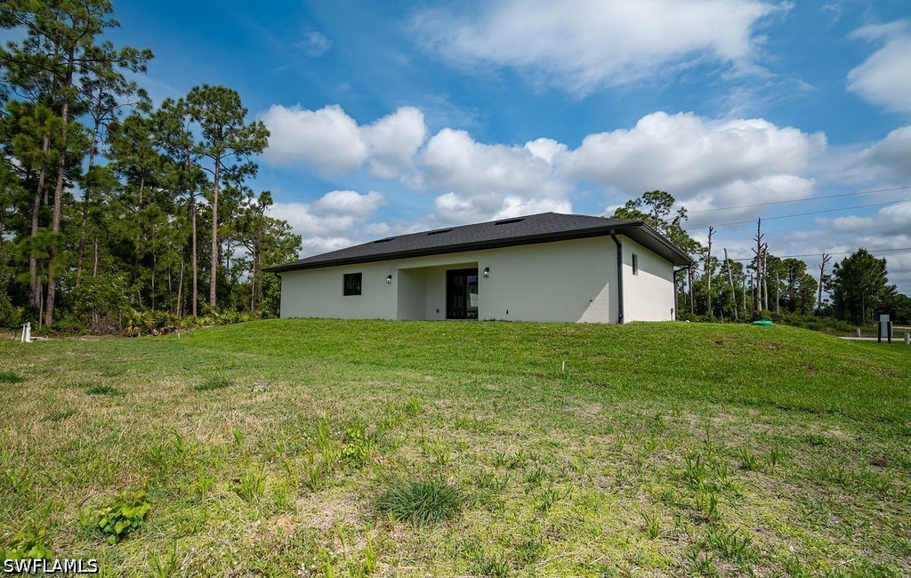 1160 Edelweiss St E Property Photo 7