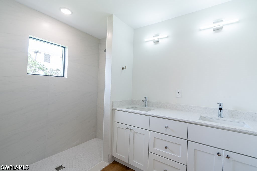 1160 Edelweiss St E Property Photo 20