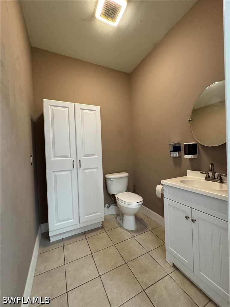 3887 Mannix Dr 607 Property Photo 4
