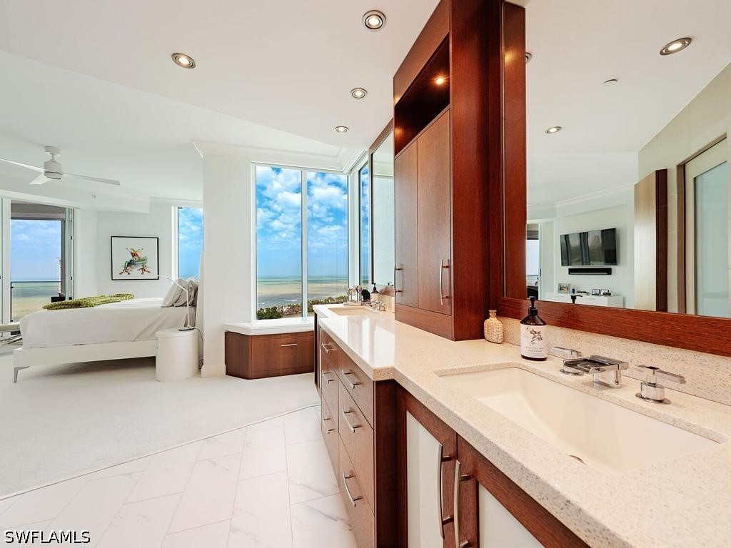 60 Seagate Dr 1505 Property Photo 12