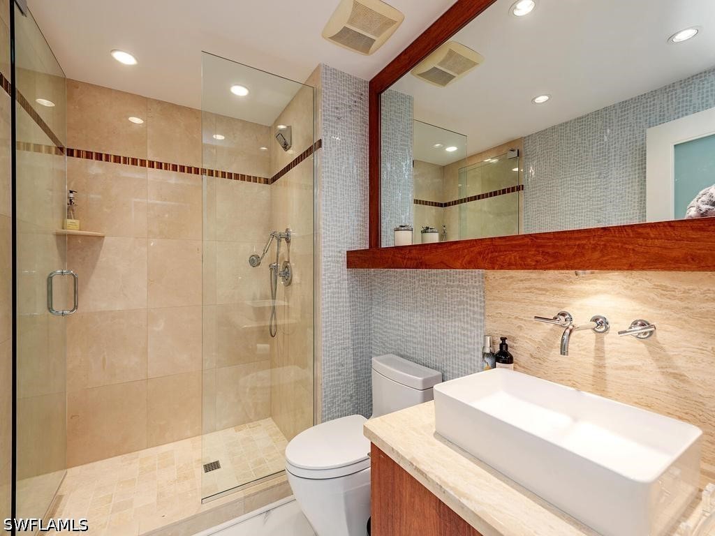 60 Seagate Dr 1505 Property Photo 18