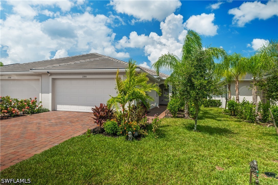 2180 Dragonfruit Way Property Photo 2