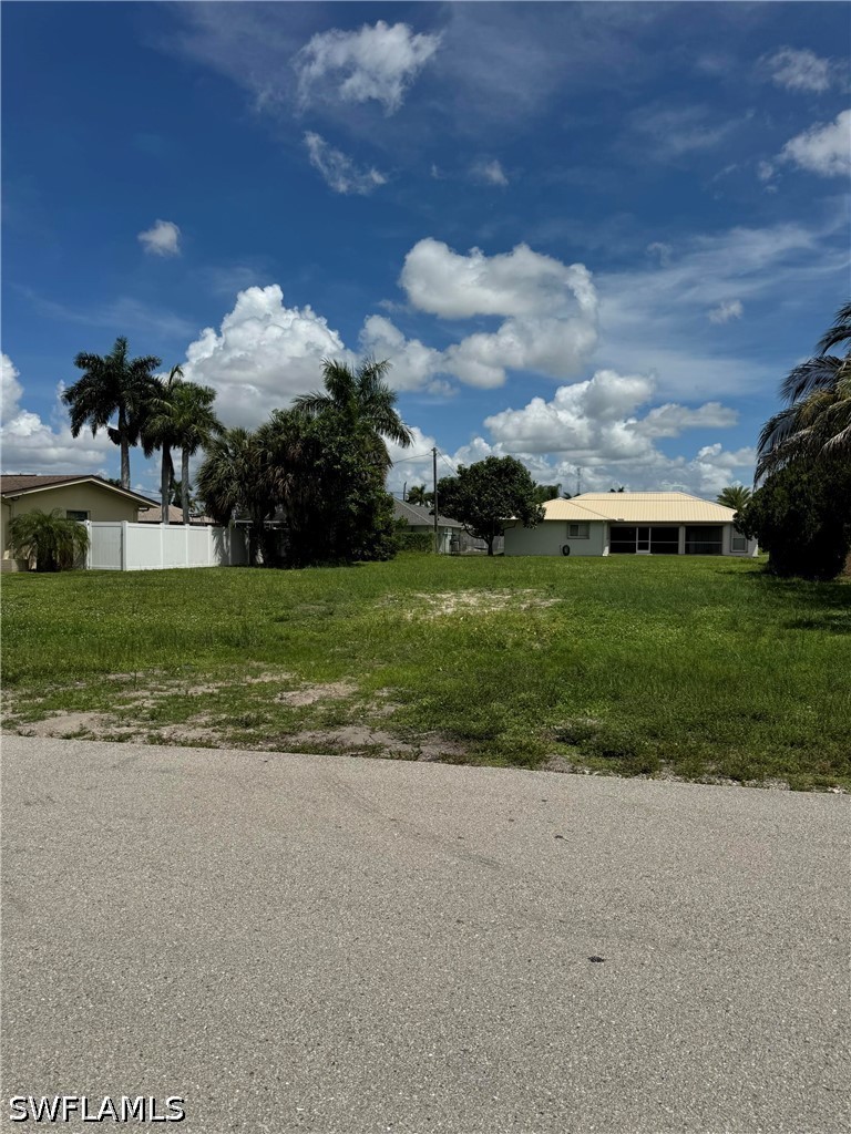 1661 Coral Point Dr Property Photo 2