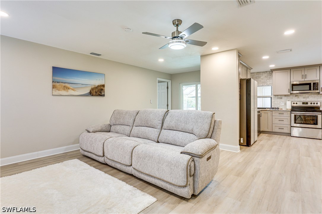 6030 Perthshire Ln Property Photo 13