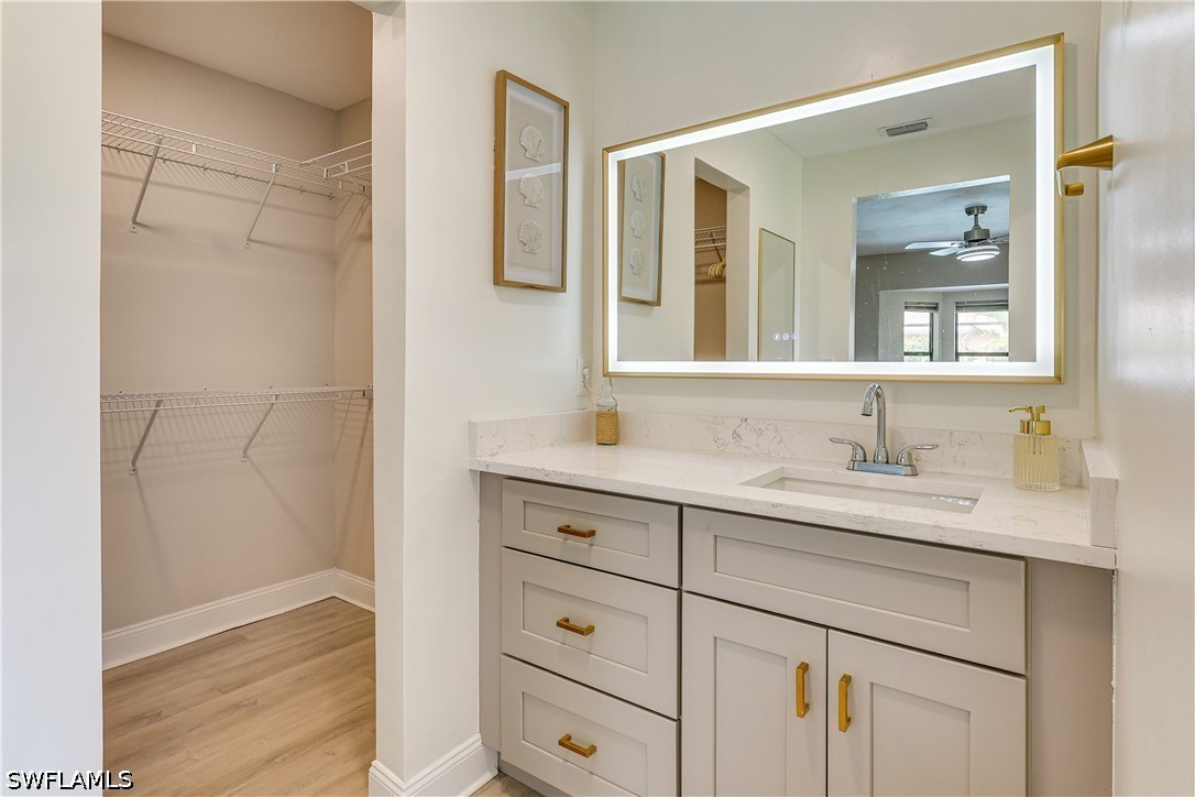 6030 Perthshire Ln Property Photo 20