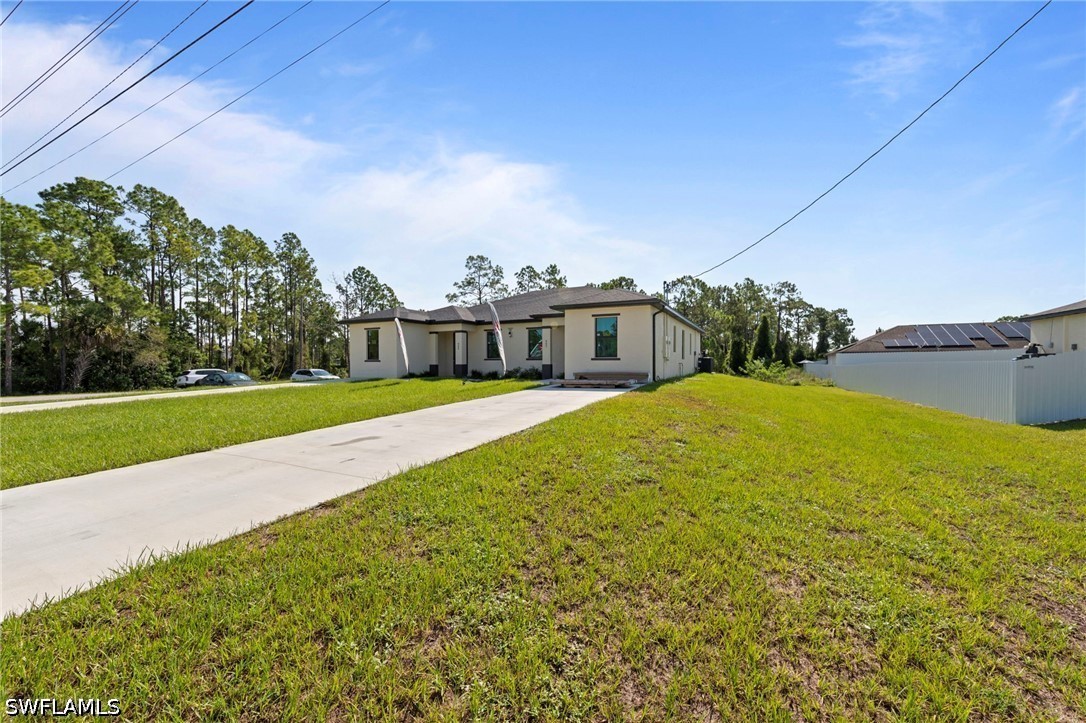 905 Homestead Rd S Property Photo 3
