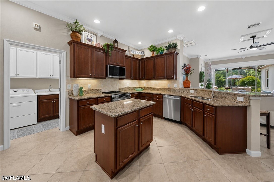 11273 Suffield St Property Photo 3