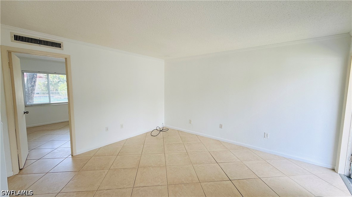 3250 10th St N B2 Property Photo 2