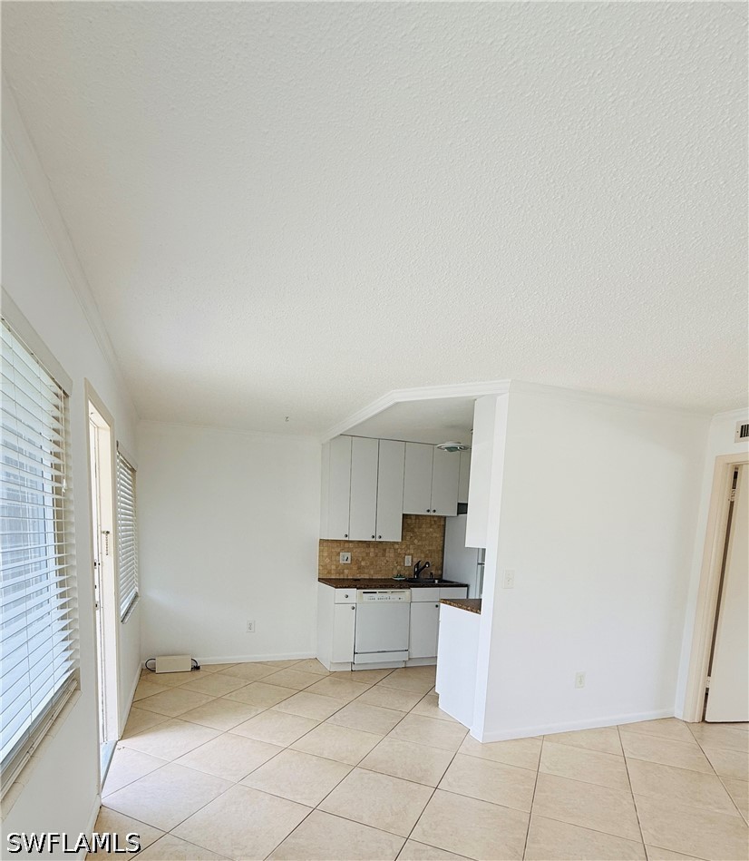 3250 10th St N B2 Property Photo 5