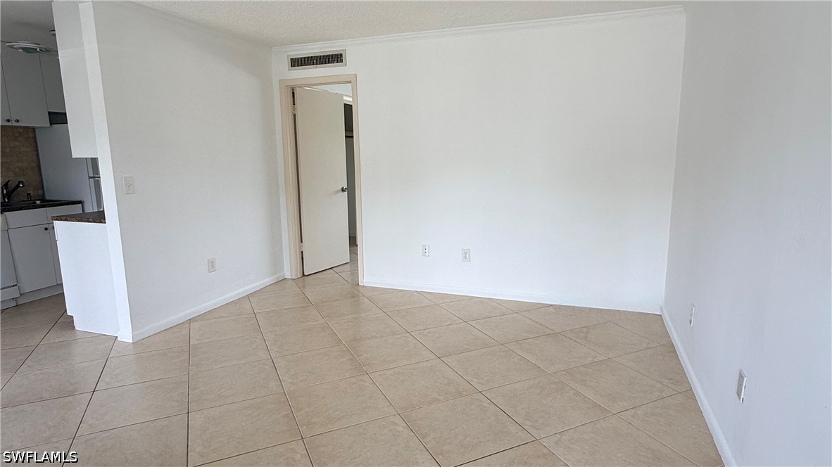 3250 10th St N B2 Property Photo 6