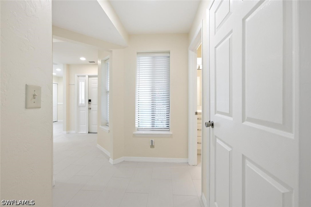 506 Courtside Dr E201 Property Photo 2