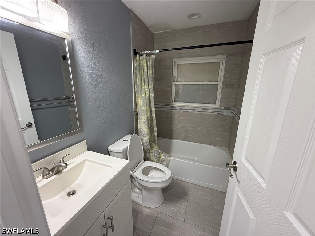 9169 Shaddock Rd E Property Photo 6