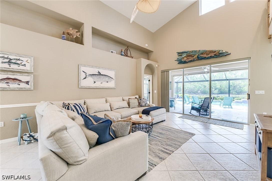 9271 Oak Strand Dr Property Photo 9