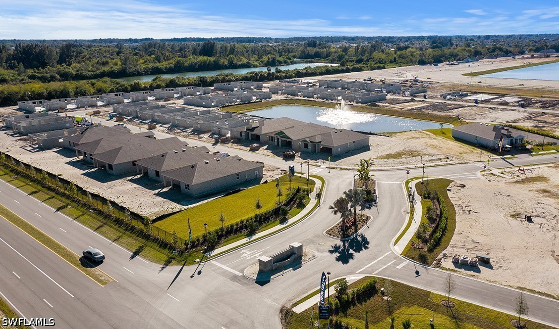 579 Spring Hill Lake Loop Property Photo 15
