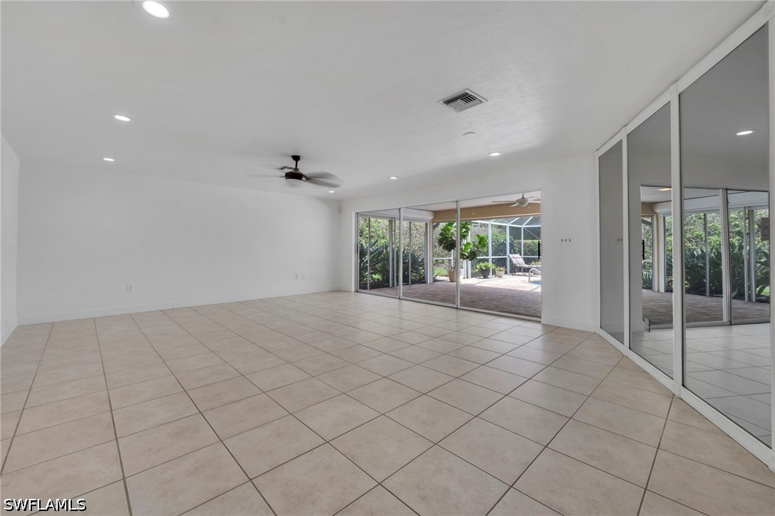 656 Binnacle Dr Property Photo 4
