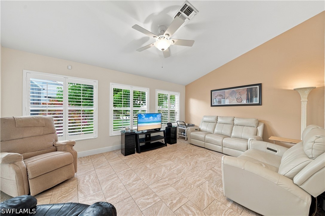 22178 Seashore Cir Property Photo 8