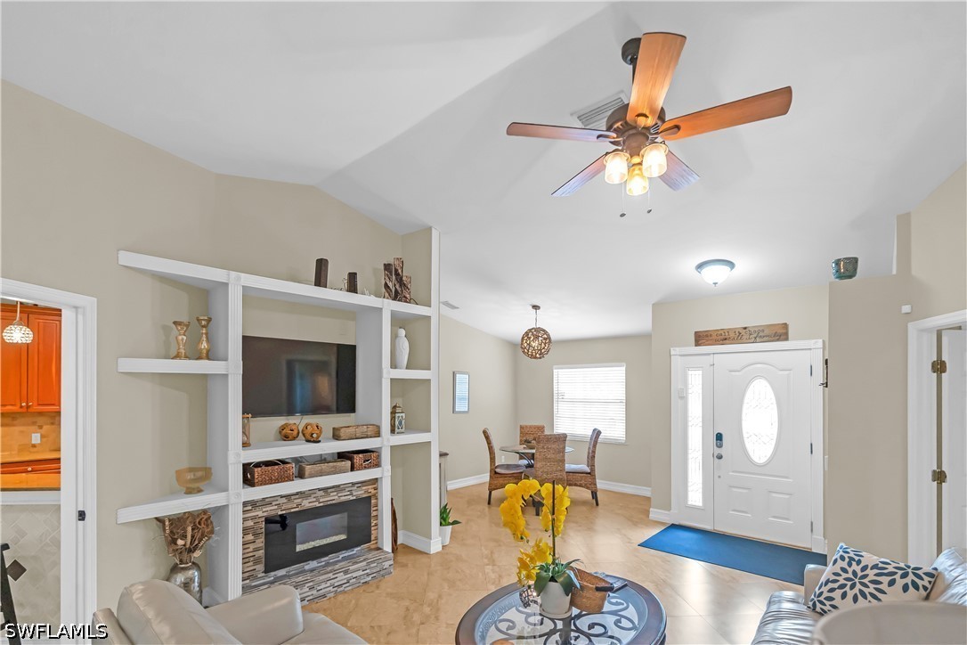 2281 16th St Ne Property Photo 5