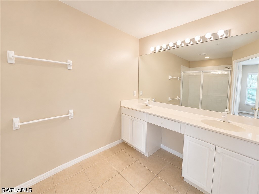 912 Hampton Cir 92 Property Photo 8