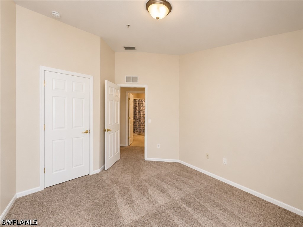 912 Hampton Cir 92 Property Photo 13