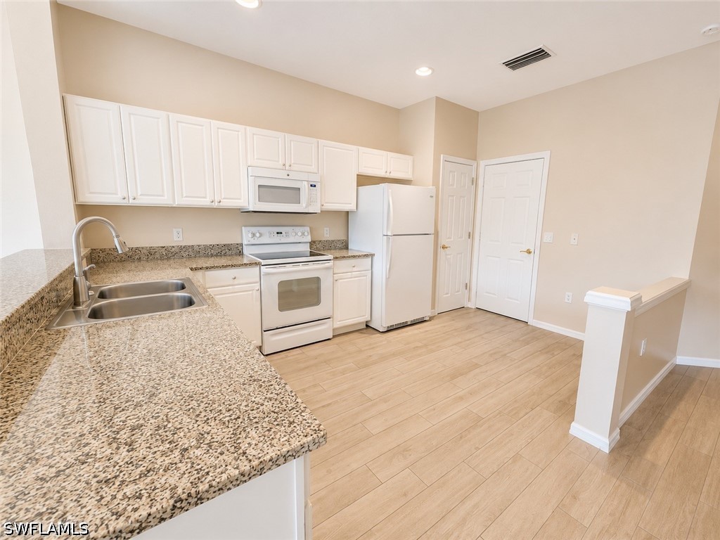 912 Hampton Cir 92 Property Photo 16
