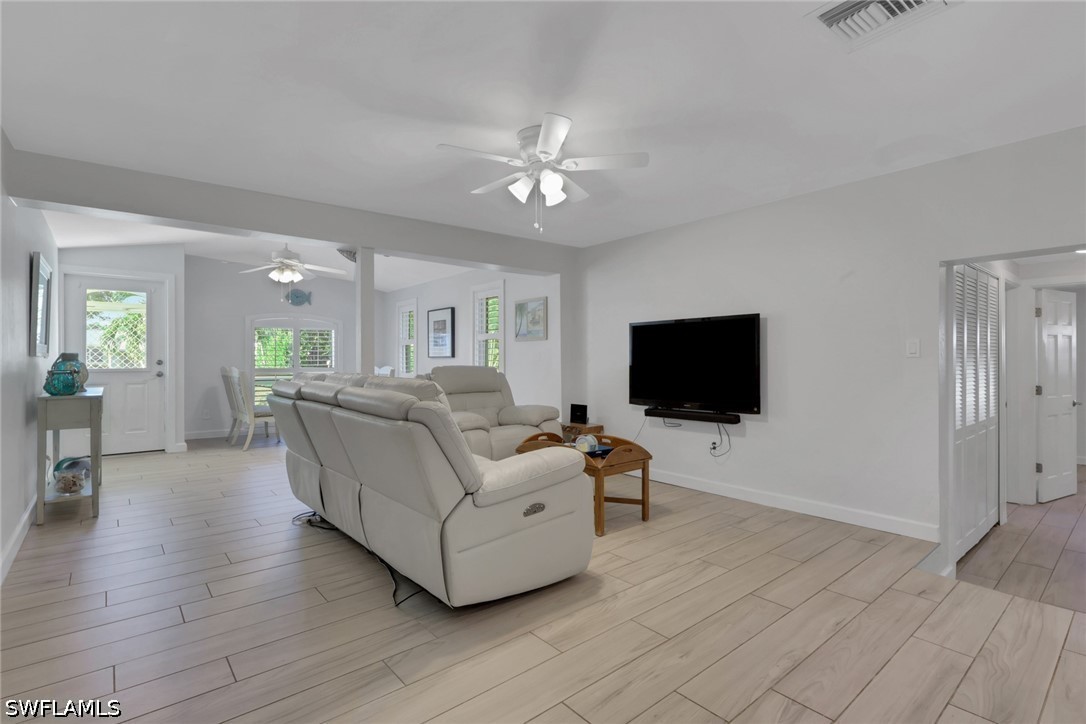 187 2nd St Property Photo 6