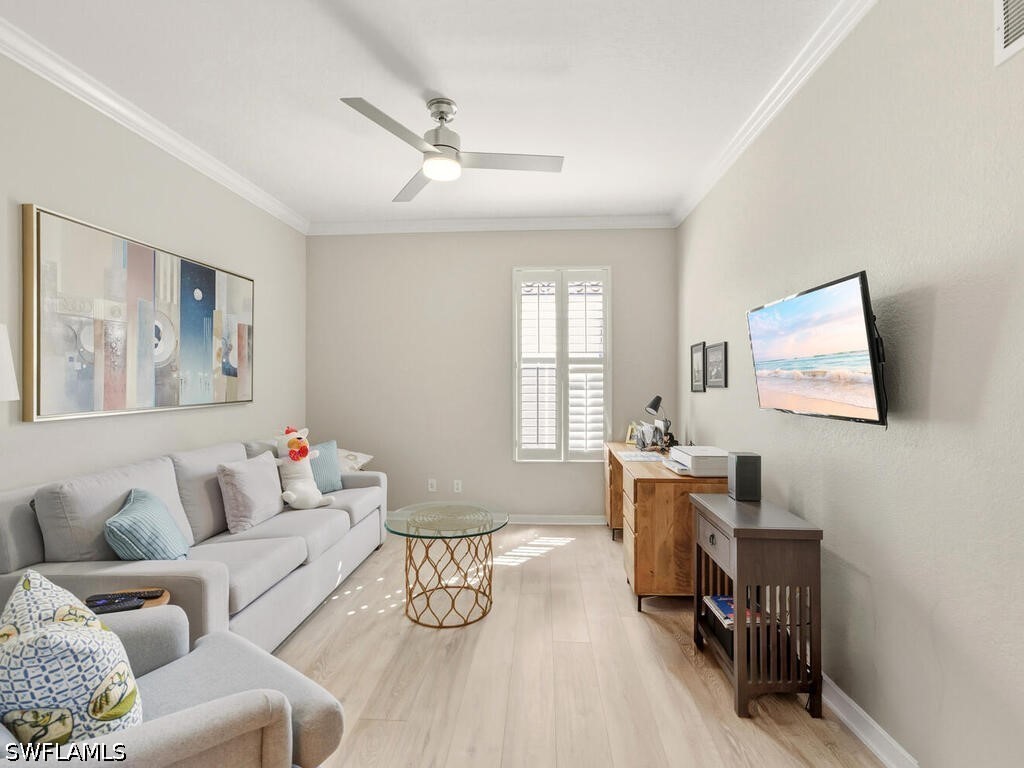 10000 Isola Way Property Photo 7