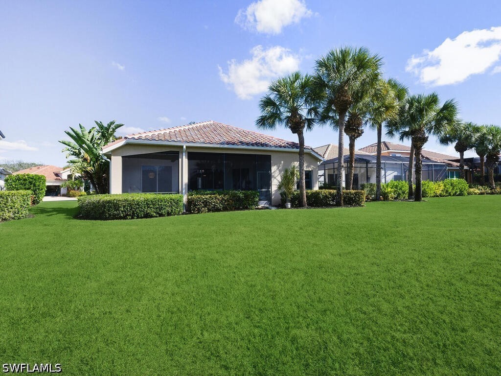 10000 Isola Way Property Photo 14