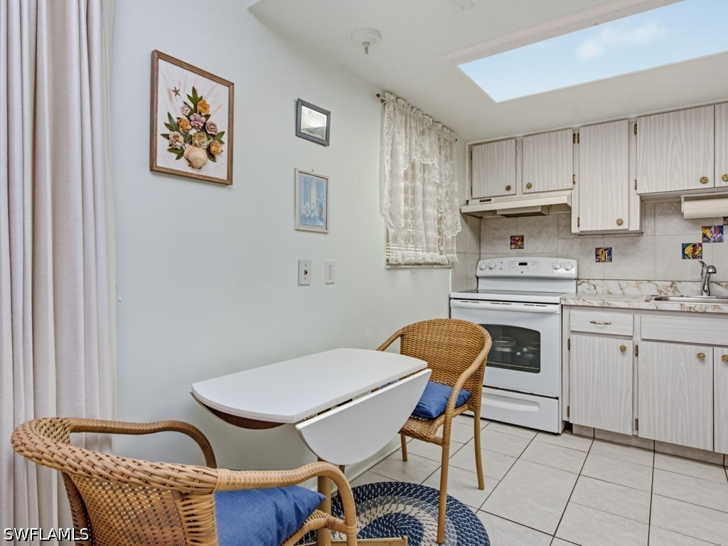 226030581 Property Photo 6