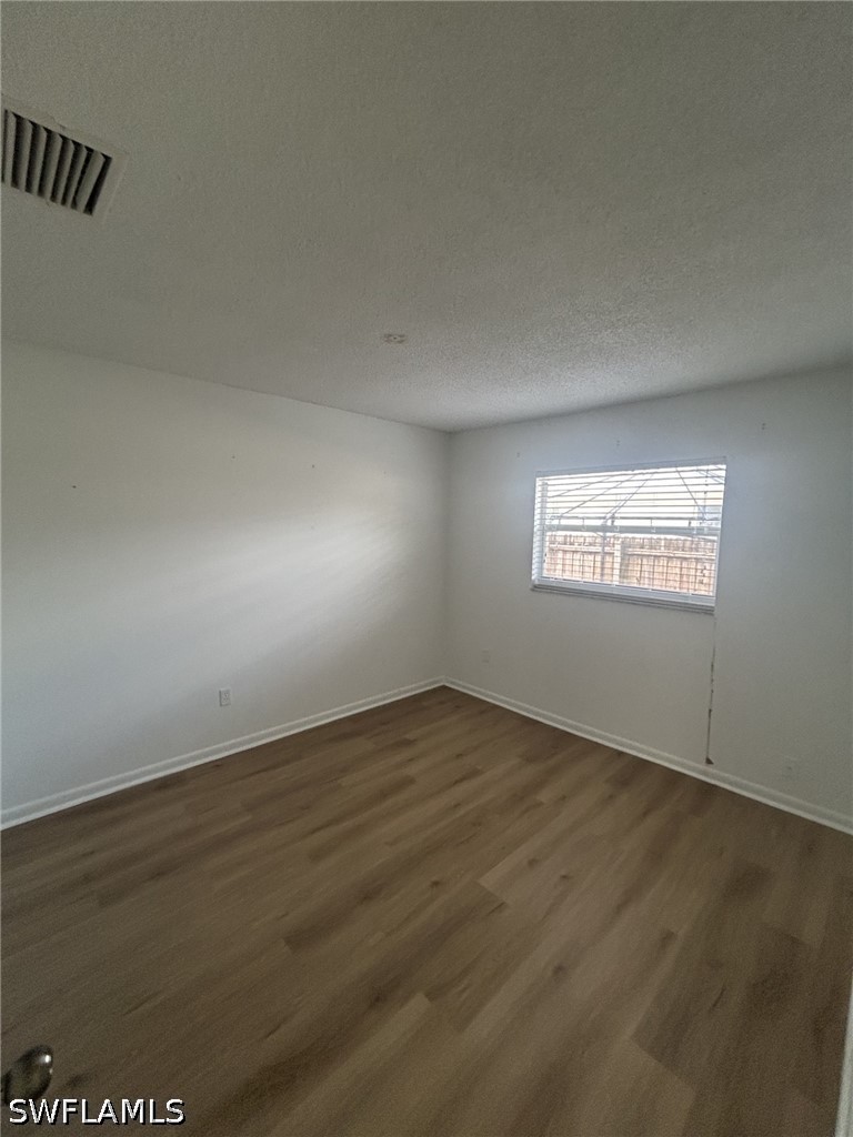 1124 Highlands Dr Property Photo 7