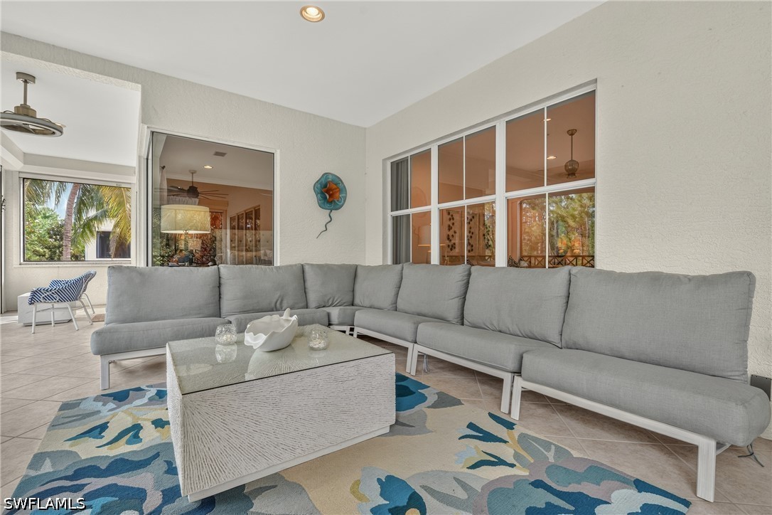 2805 Tiburon Blvd E 102 Property Photo 19
