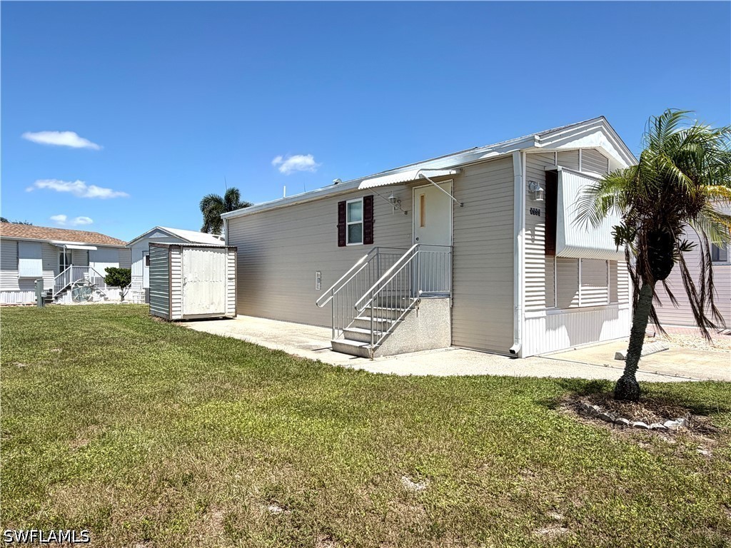 4550 Lafayette Ln E Property Photo 2