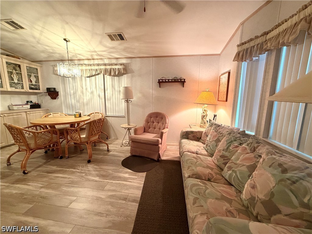 4550 Lafayette Ln E Property Photo 3