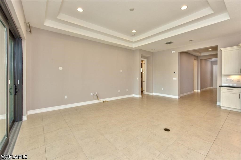 9336 Woodhurst Dr Property Photo 6