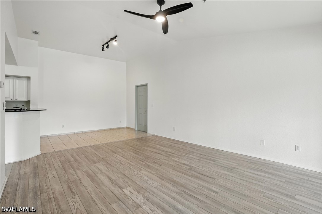 226030686 Property Photo 6