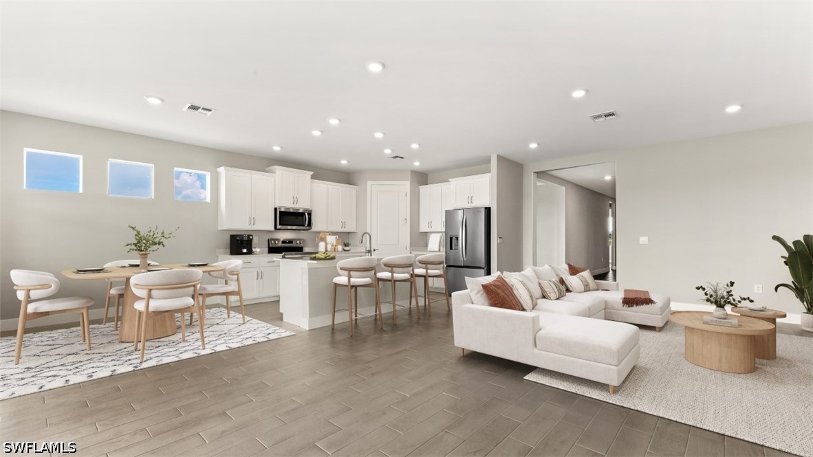 17950 Shade Tree Loop Property Photo 4