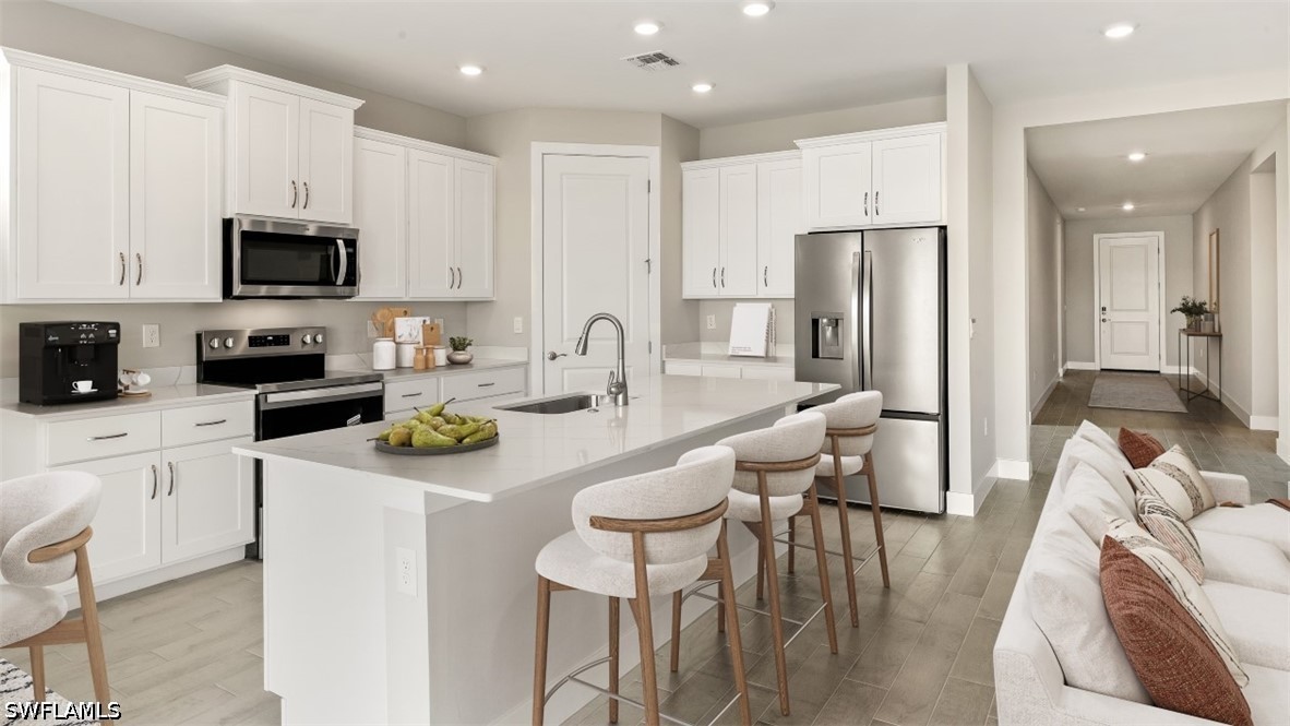 17950 Shade Tree Loop Property Photo 8