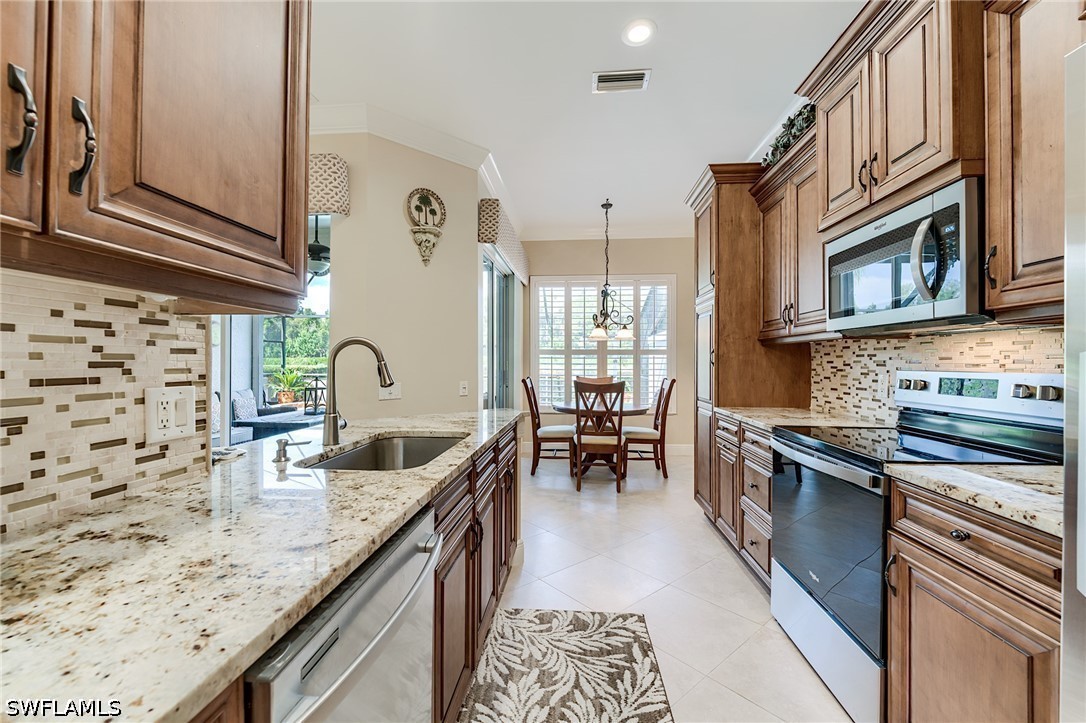 9234 Spring Run Blvd Property Photo 8