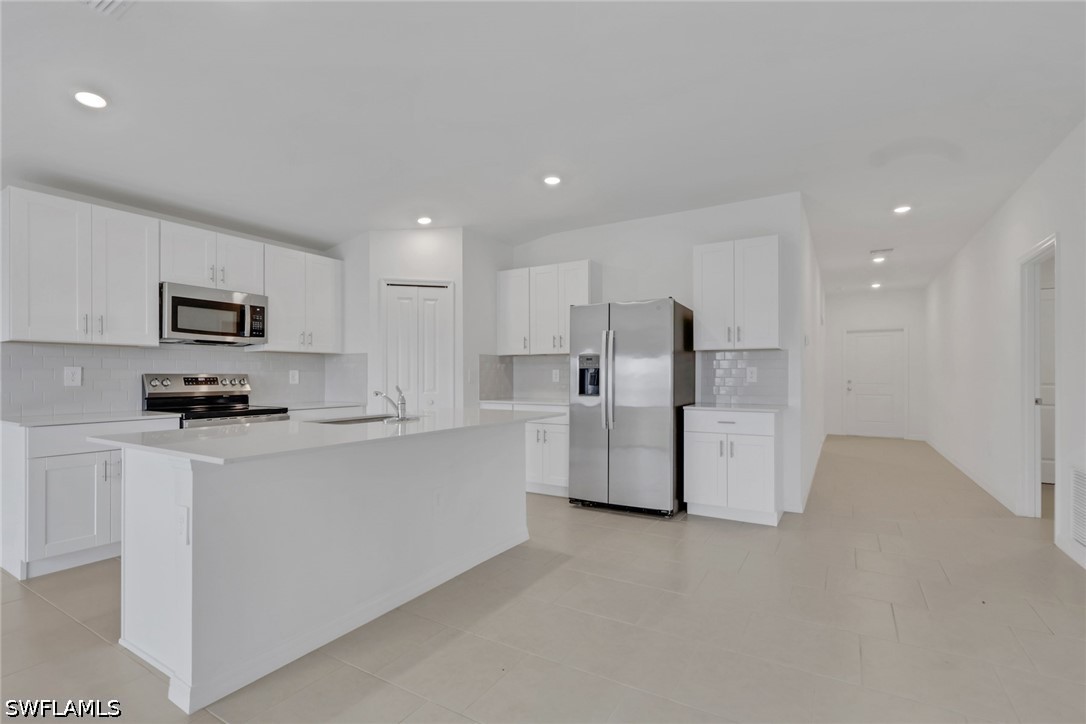 226030764 Property Photo 3